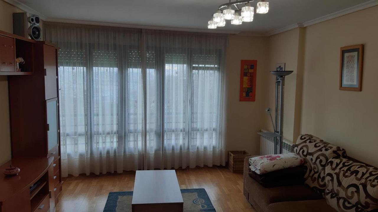 Piso Tranquilo Ponferrada Apartment Luaran gambar