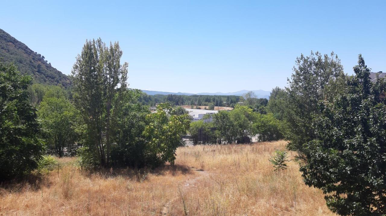 Piso Tranquilo Ponferrada Apartment Luaran gambar